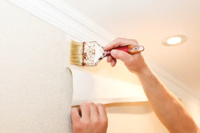 Pose de papier peint à Éloie — revêtements muraux et toiles de verre